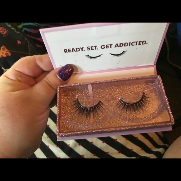 Lashes - Picture 2 of 2